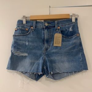 High Rise Levi’s denim shorts